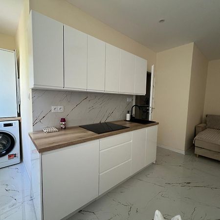 Nowe Luksusowe Apartamenty Manufaktura-Prywatny Na Wylacznosc-Wanna-Zamykany Ogrodzony Parking, Blok,Niskie Pietro-Cisza I Spokoj Łódź Exterior foto