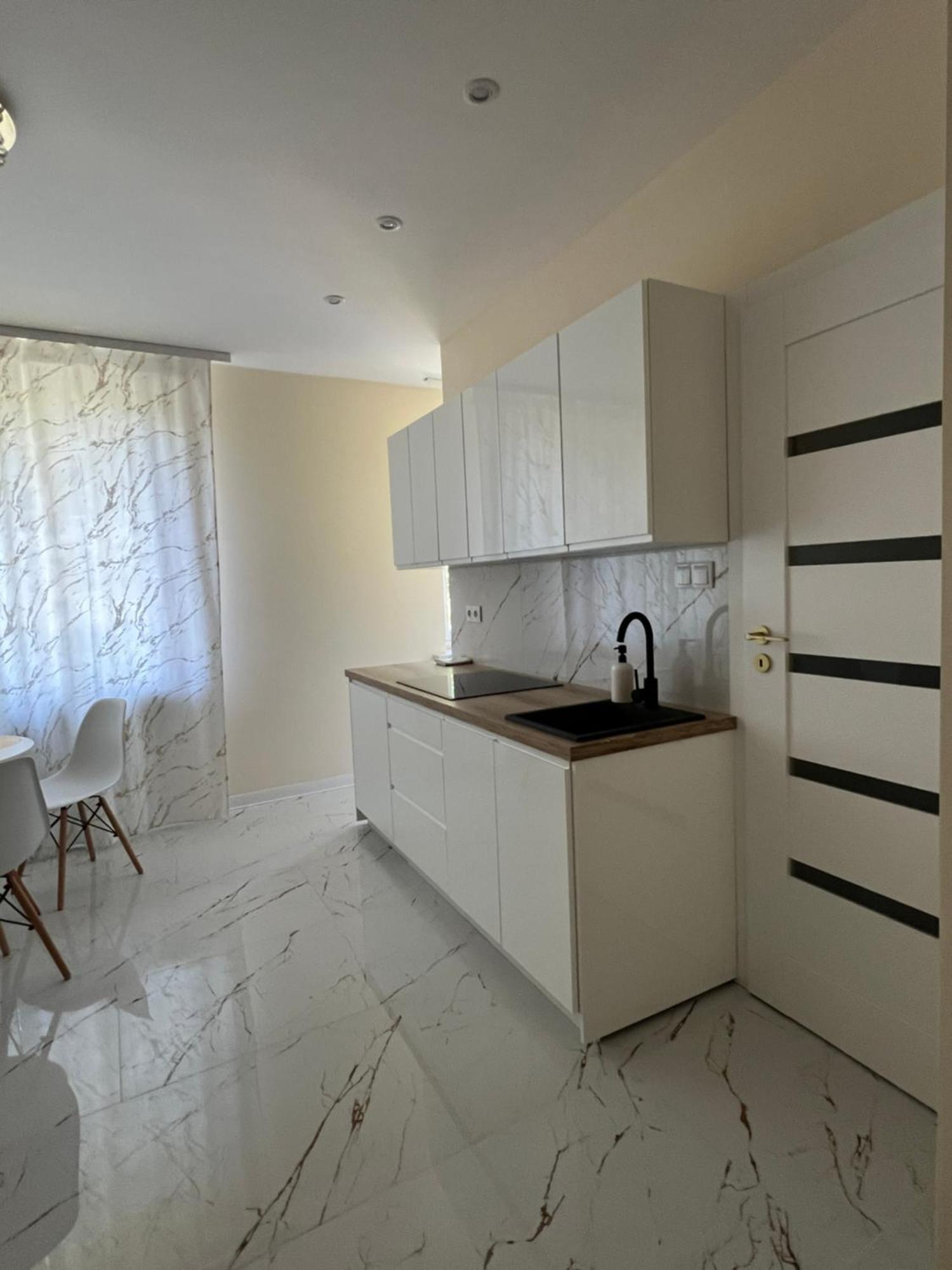 Nowe Luksusowe Apartamenty Manufaktura-Prywatny Na Wylacznosc-Wanna-Zamykany Ogrodzony Parking, Blok,Niskie Pietro-Cisza I Spokoj Łódź Exterior foto